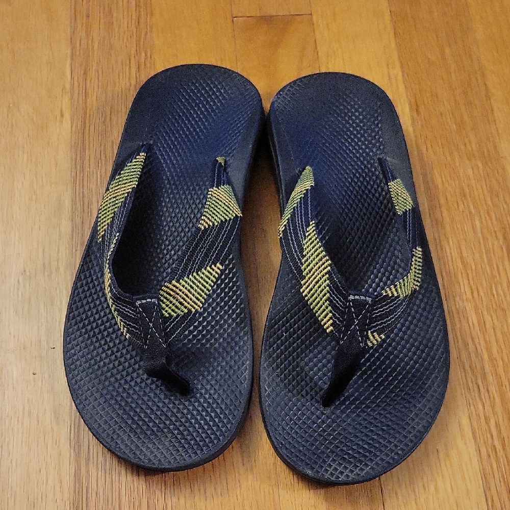 Chaco Navy and Yellow Flip Flops Mens 9